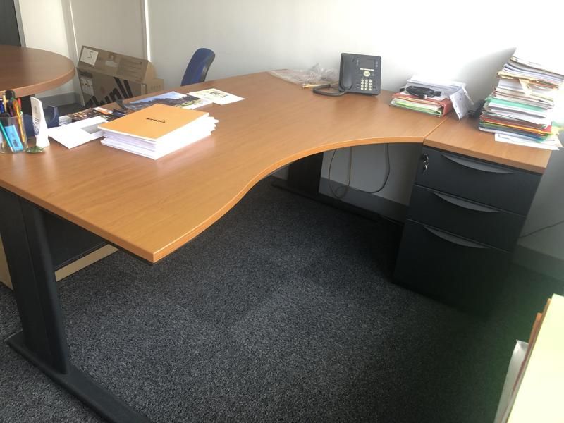 Bureau 180 D’angle D - Bois Et Métallique - Plateau Bois Clair Et Pied Gris