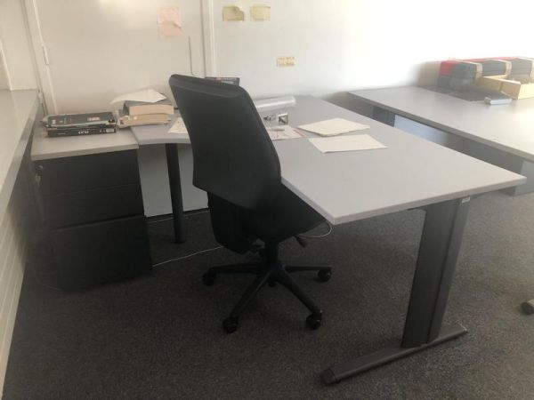 Bureau 160 d'angle G - Plateau Bois Et Pied Métallique - Blois Gris Et Métal Gris