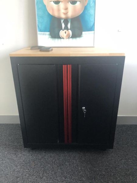 Armoire basse 80 - Bois Et Métal - Blois Clair Et Métal noir/rouge