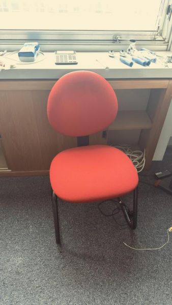 Chaise visiteur - Tissu Et Métal - Noir