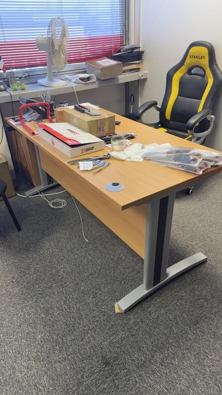 Bureau 180 droit - Plateau Bois Et Pied Métallique - Plateau Bois Clair Et Pied Gris