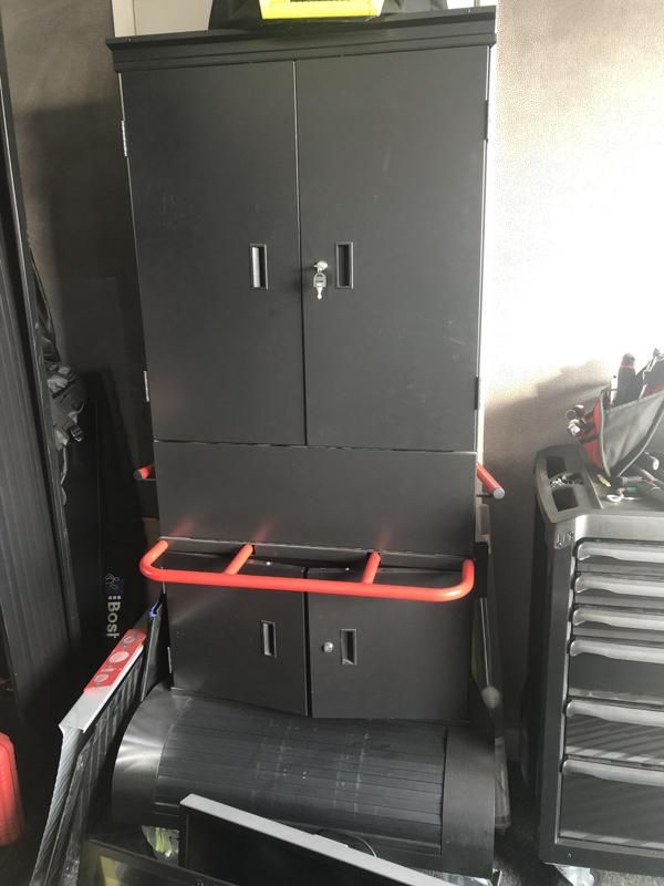 Casier - Métal  - Noir et rauge