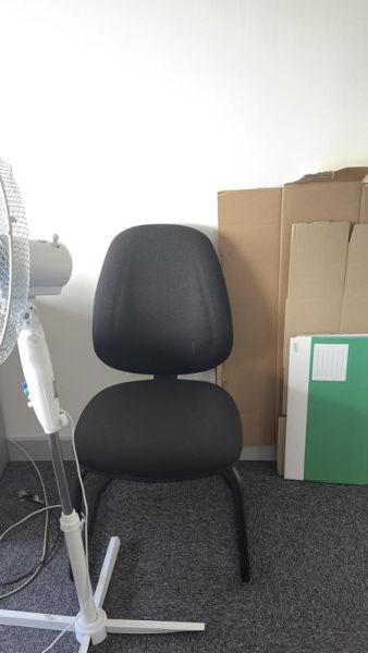 Chaise visiteur - Tissu Et Métal - Noir