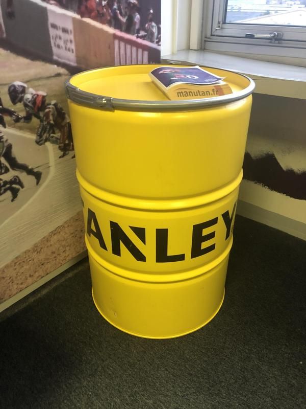 Baril Stanley - Métal - Jaune