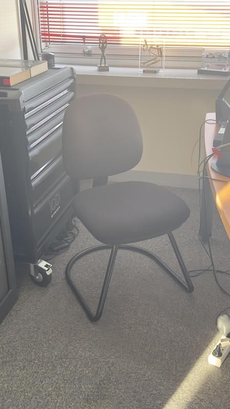 Chaise visiteur - Tissu Et Métal - Noir