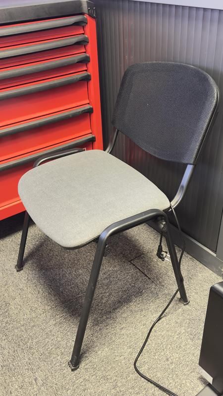 Chaise visiteur - Tissu Et Métal - Noir Et Gris