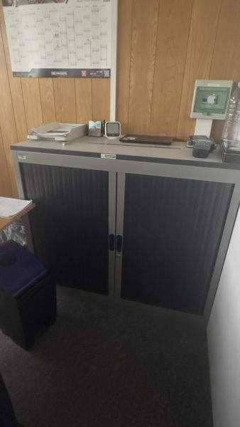 Armoire Basse 120 - Métal - Noir Et Gris