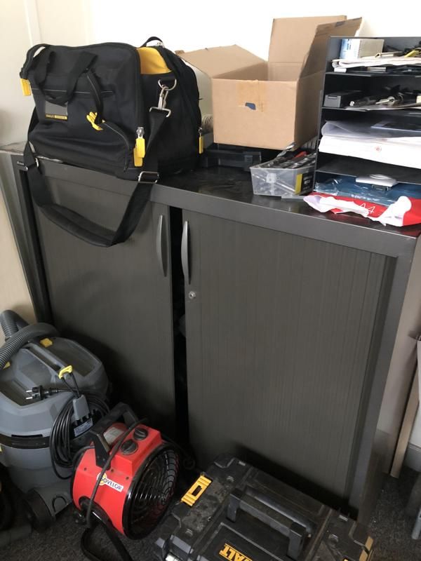 Armoire Basse 120 - Métal - Gris Foncé