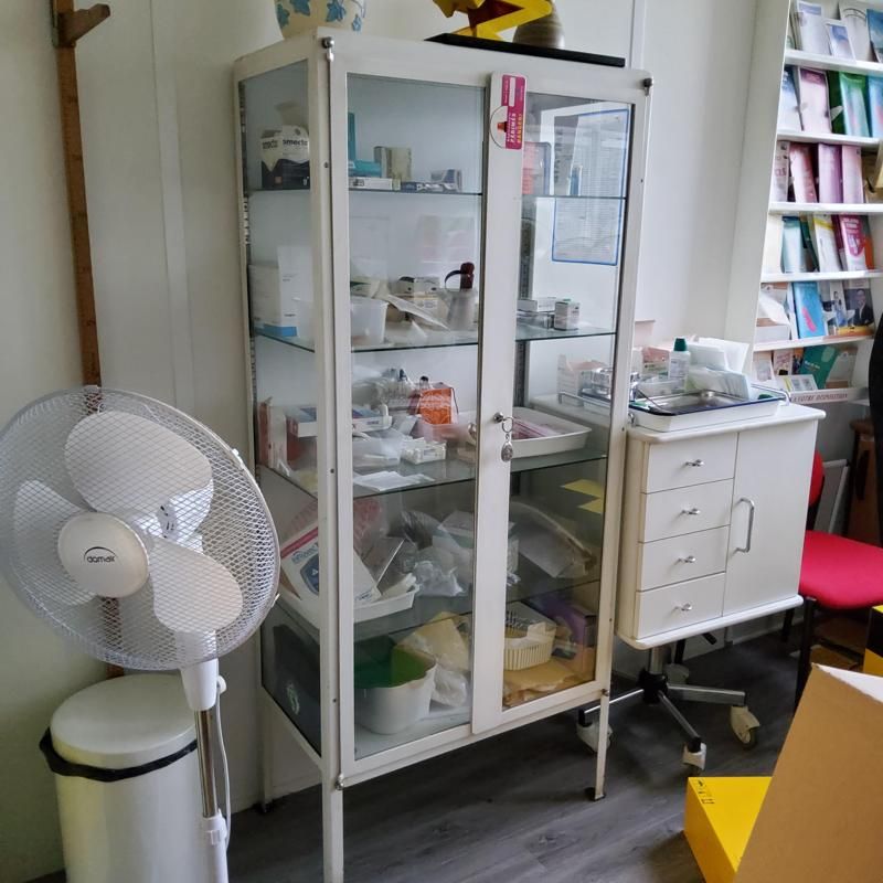 Vitrine medicale - Bois  - Blanc