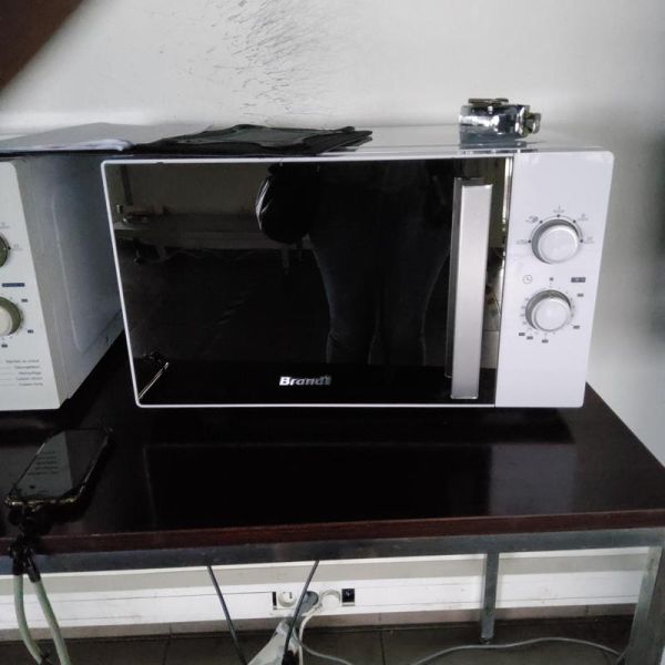 Micro-ondes - Métal - Blanc