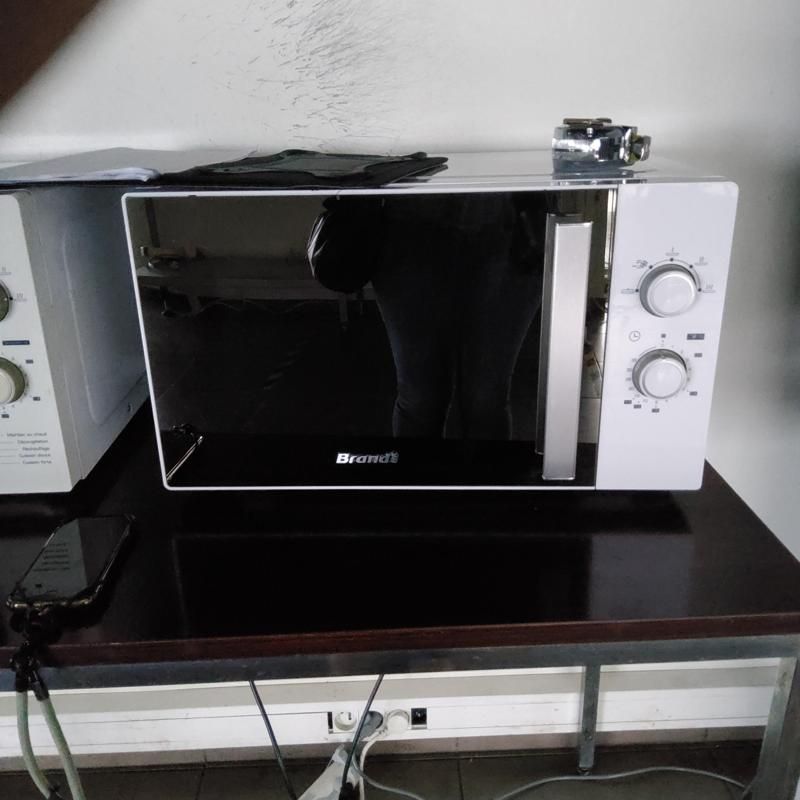 Micro-ondes - Métal - Blanc