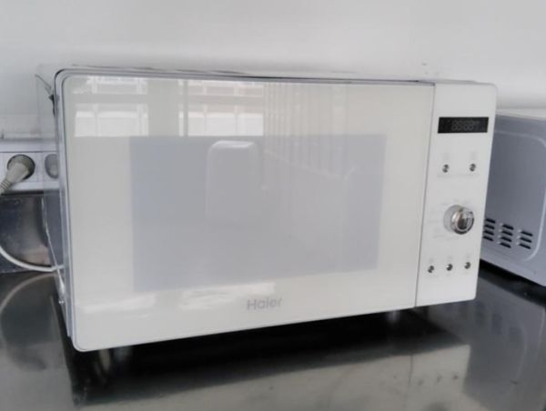 Micro-ondes - Métal - Blanc