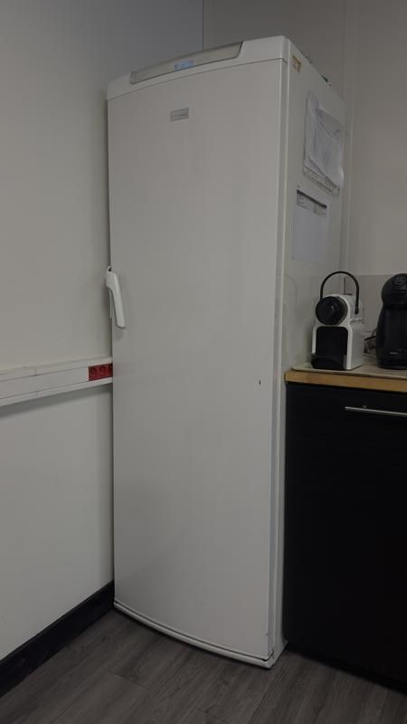 Frigo - Métal - Blanc